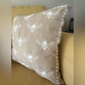 18x18 Beige Taupe Off-White Rustic Farmhouse Embroidered Bee Pillow Cover New